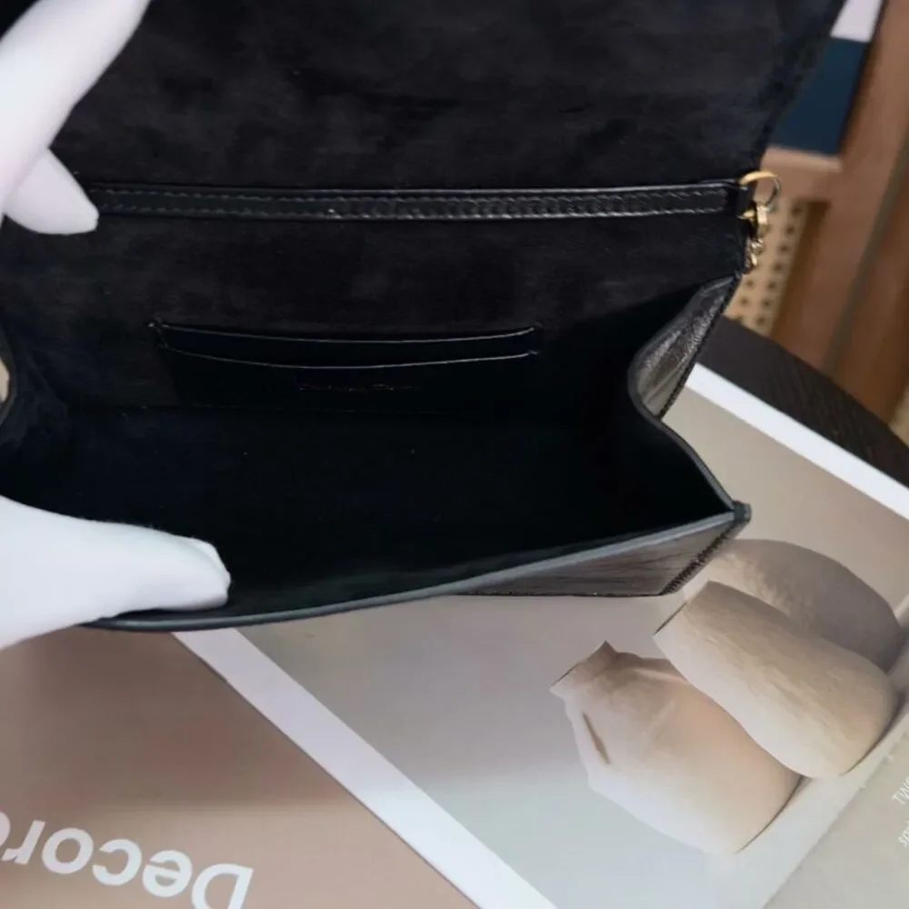 Dior Women Pre-Loved Bag Very Good Condition - Picture 6 of 6